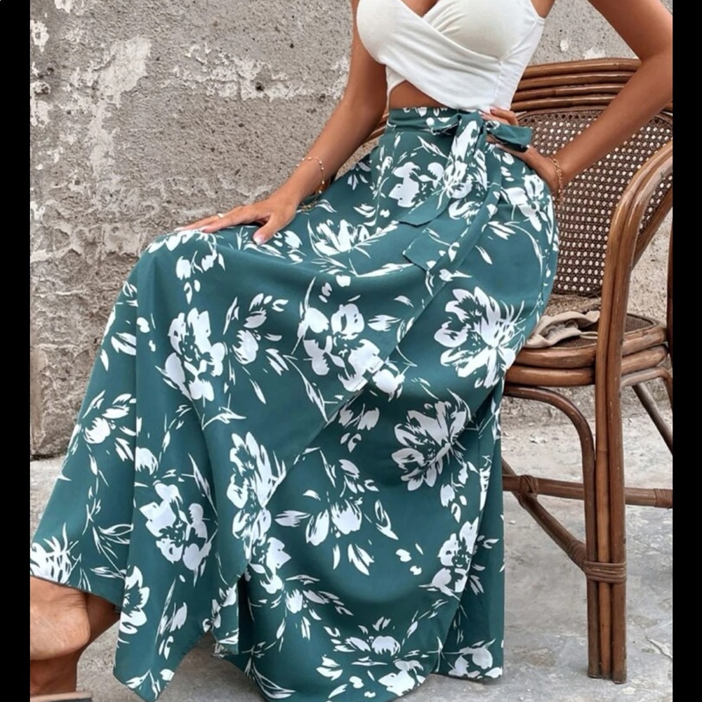 Boho Floral Print Belted Skirt - Picture 3 of 16
